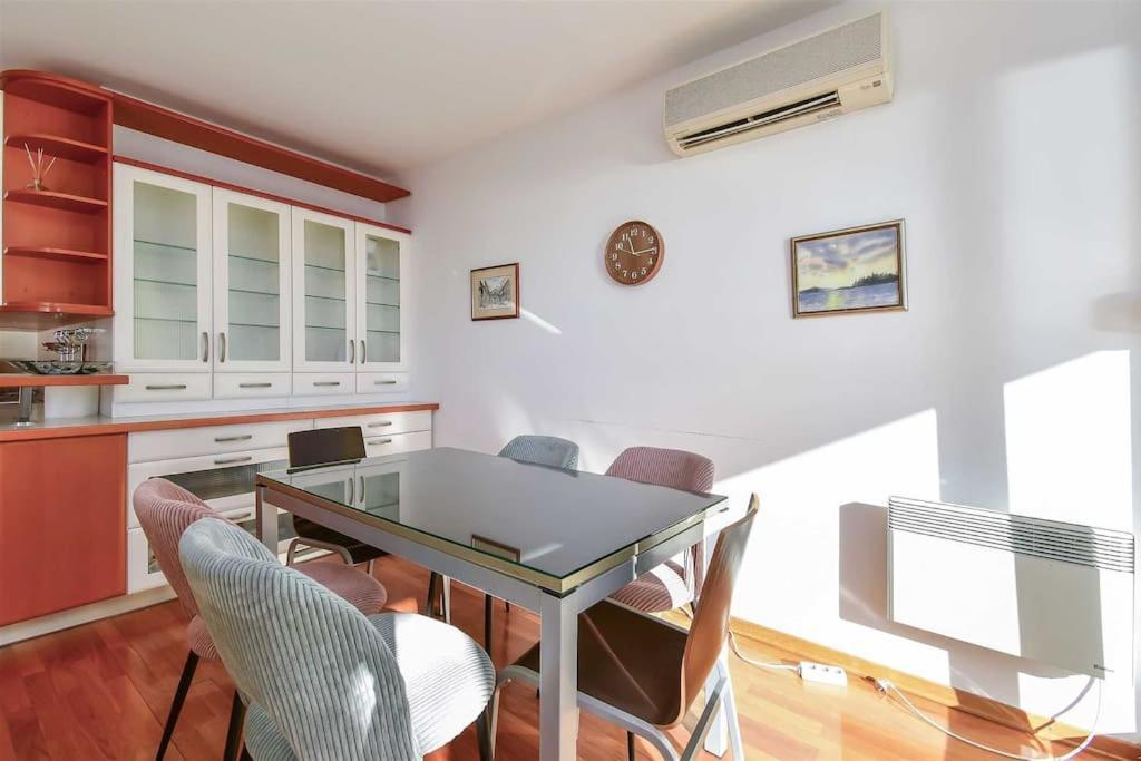 Butterfly In For 6 Persons Apartament
