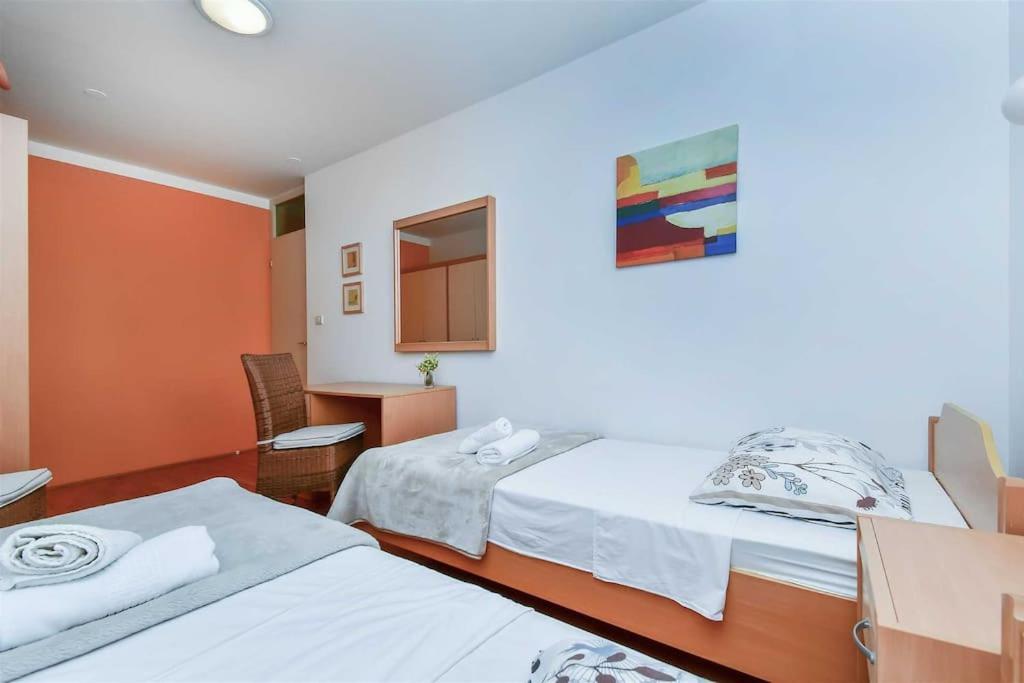 Apartament Butterfly In For 6 Persons *
